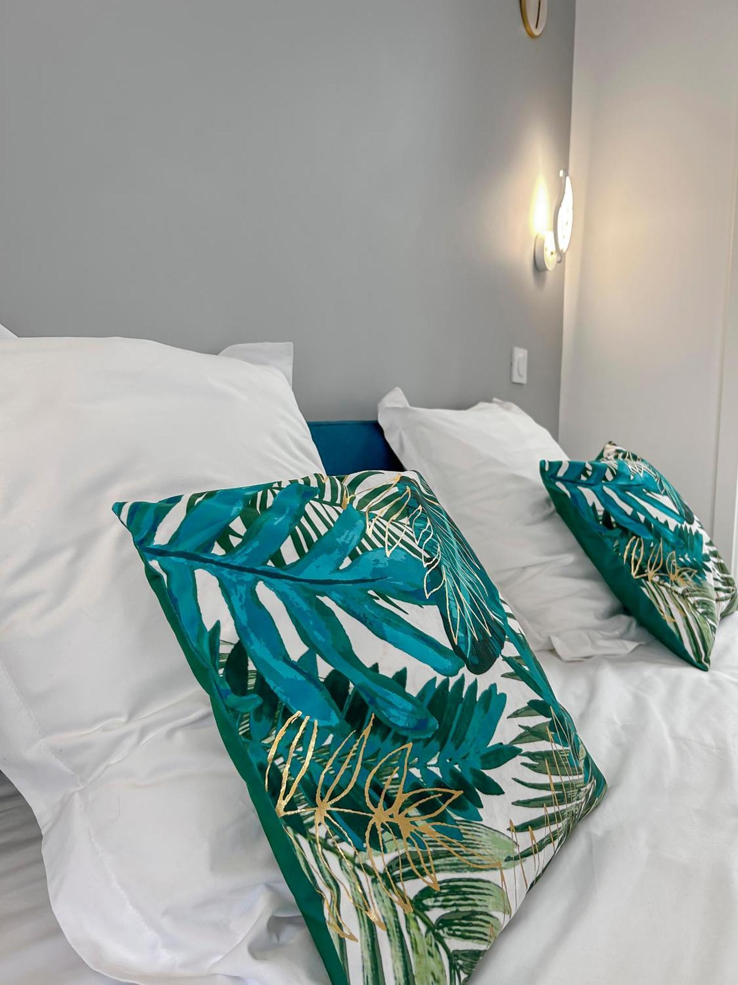L'Atypique Hyper Centre Wifi Et Netflix Gratuit Apartment Mayenne Exterior photo