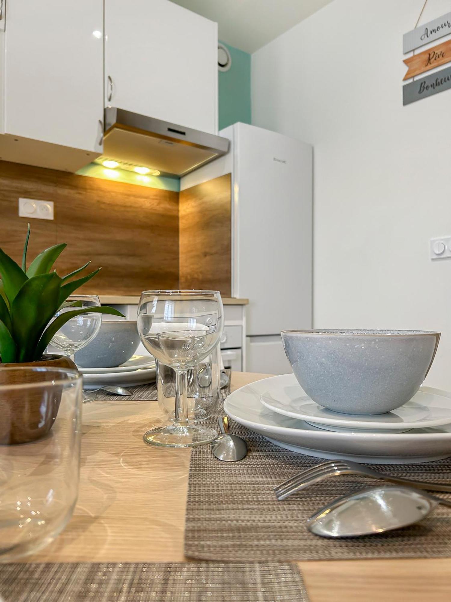 L'Atypique Hyper Centre Wifi Et Netflix Gratuit Apartment Mayenne Exterior photo