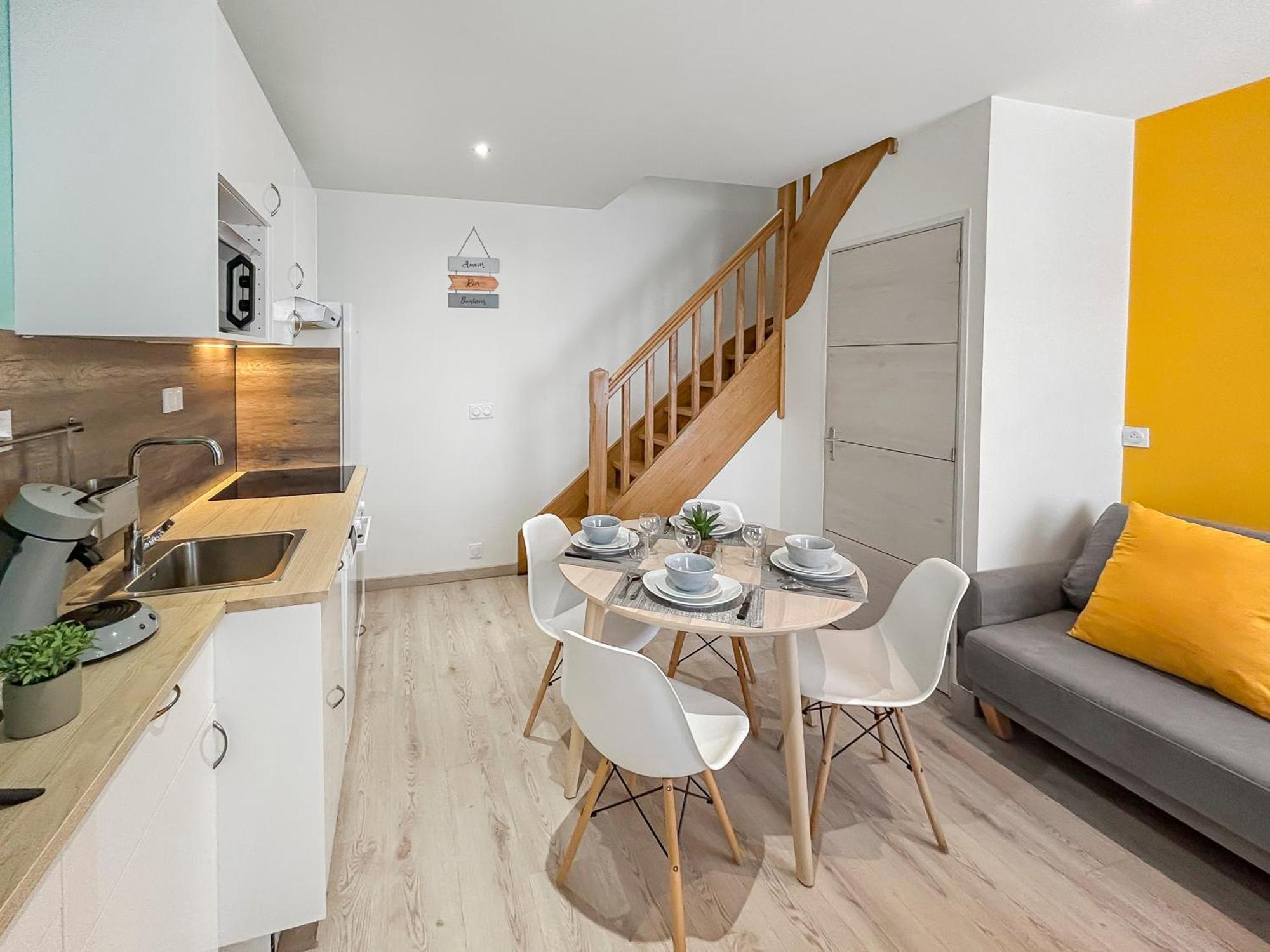 L'Atypique Hyper Centre Wifi Et Netflix Gratuit Apartment Mayenne Exterior photo