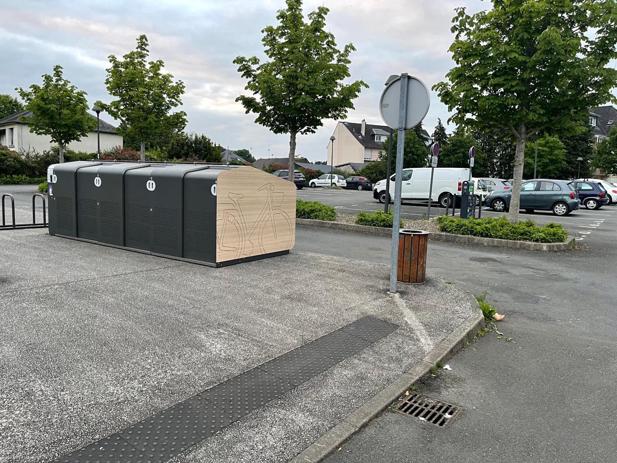 L'Atypique Hyper Centre Wifi Et Netflix Gratuit Apartment Mayenne Exterior photo